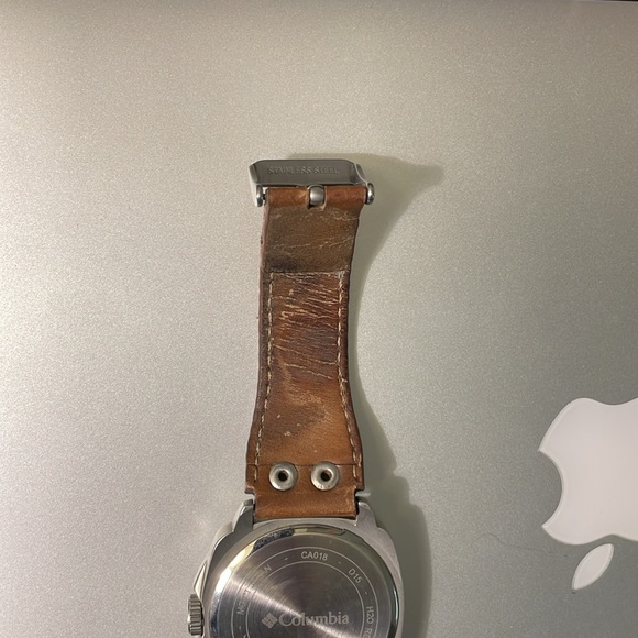 Columbia watch with brown strap. WR50M - Picture 6 of 6